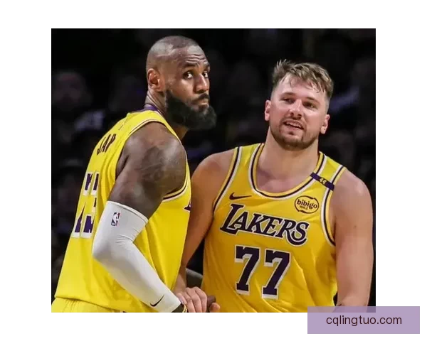 nba湖人对雄鹿中文版！这场巅峰对决不容错过的精彩内幕大揭秘